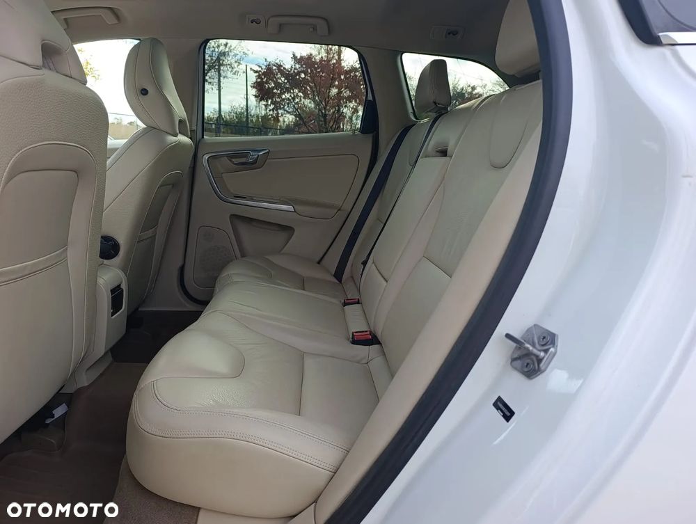 Volvo XC 60 T6 AWD Edition Pro - 11