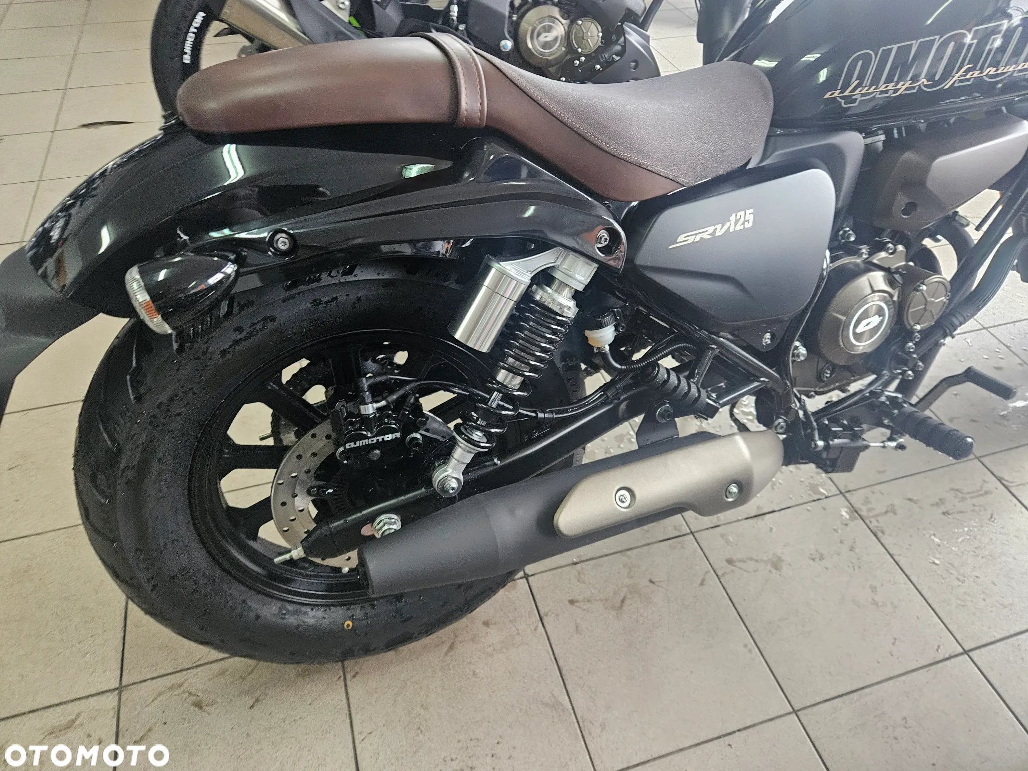 QJMOTOR SRV 125 - 11
