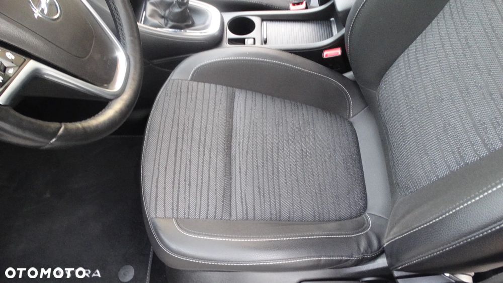 Opel Astra 1.4 Turbo Design Edition - 15