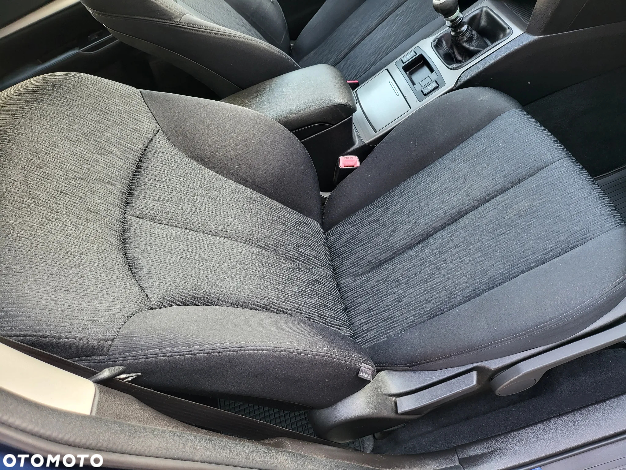 Subaru Legacy - 12