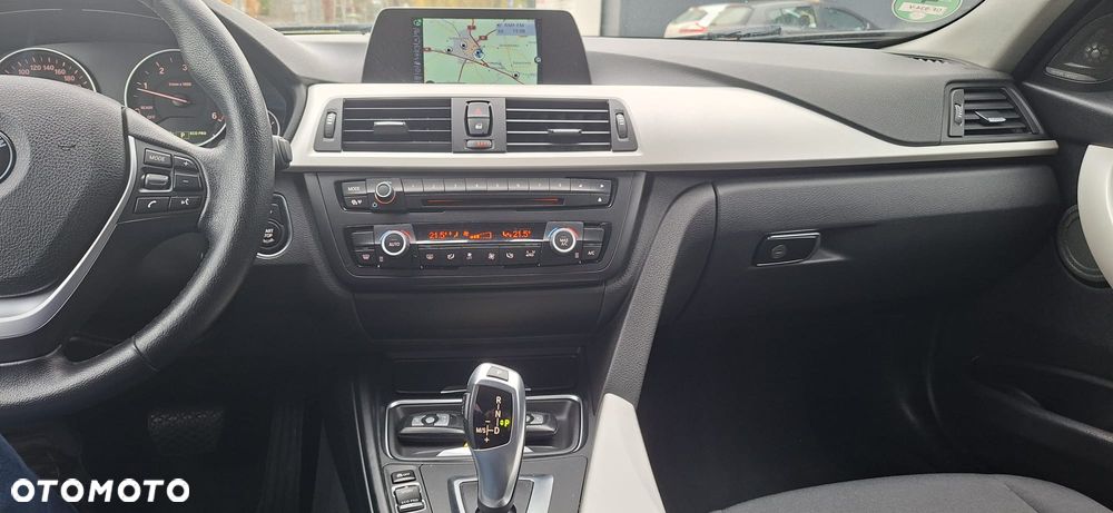 BMW Seria 3 318d - 16