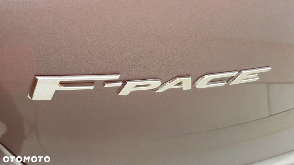 Jaguar F-Pace - 17