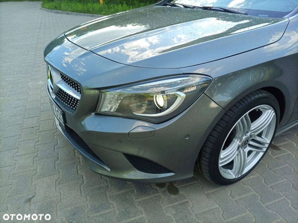 Mercedes-Benz CLA 180 AMG Line - 10