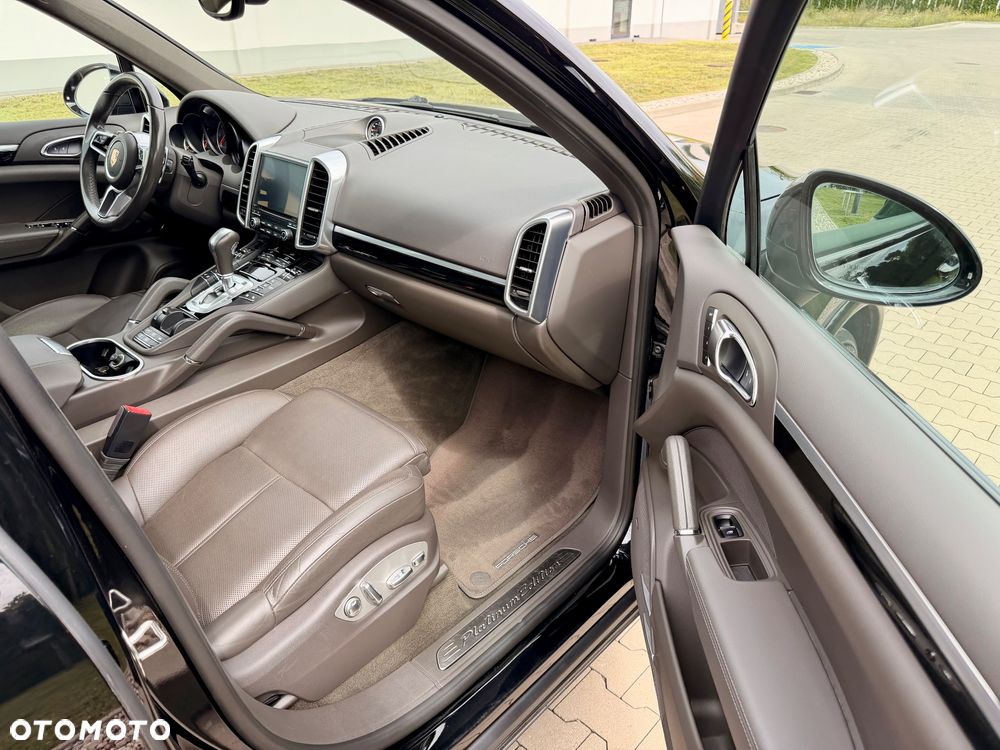 Porsche Cayenne Standard - 26