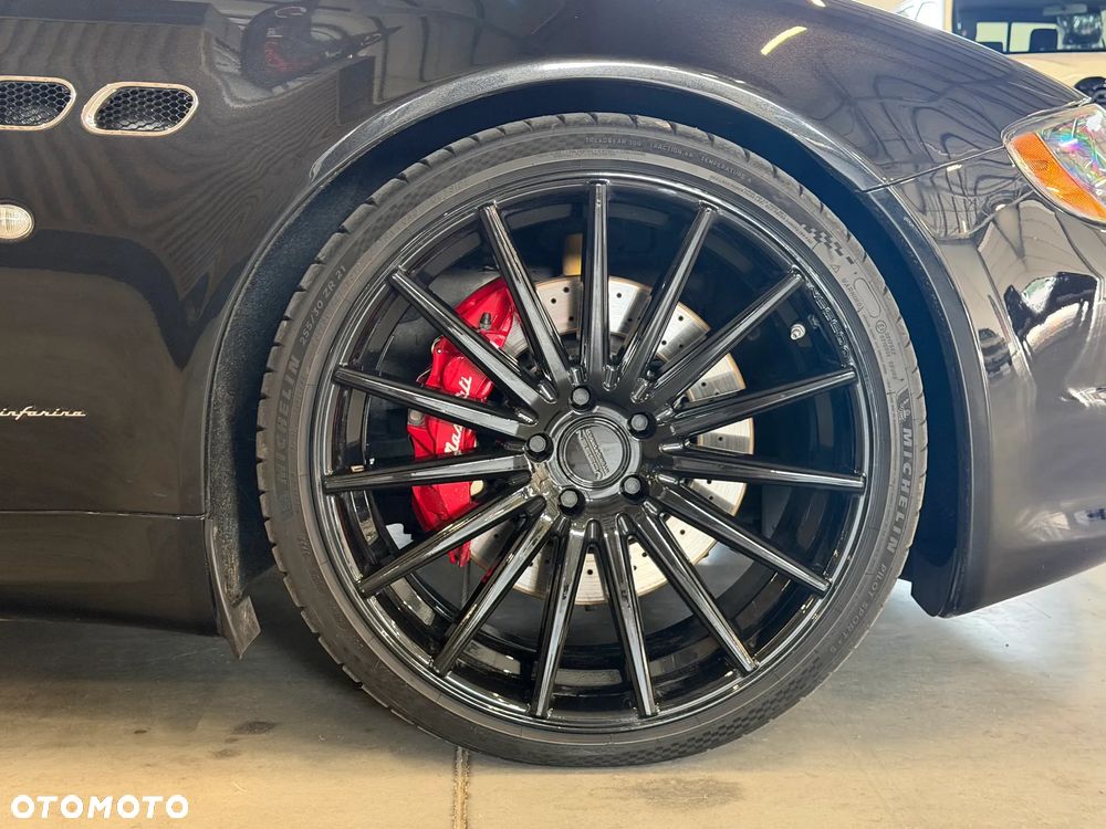 Maserati Quattroporte - 14