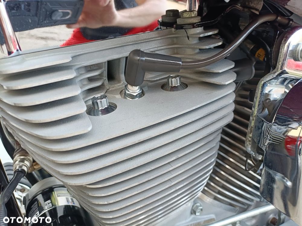 Harley-Davidson Dyna Super Glide - 37