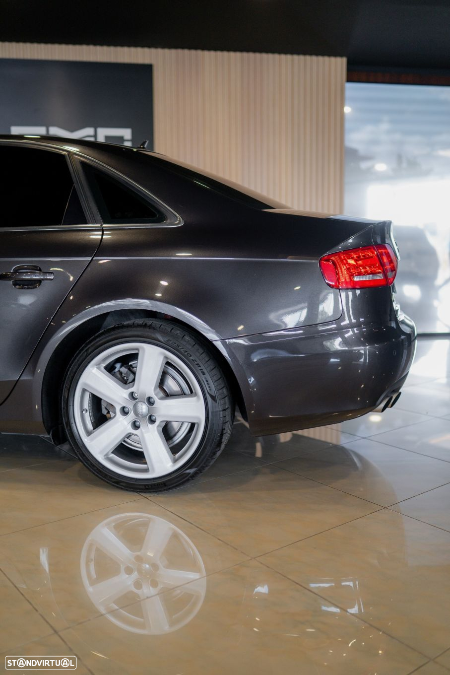 Audi A4 2.0 TDI exclusive - 13