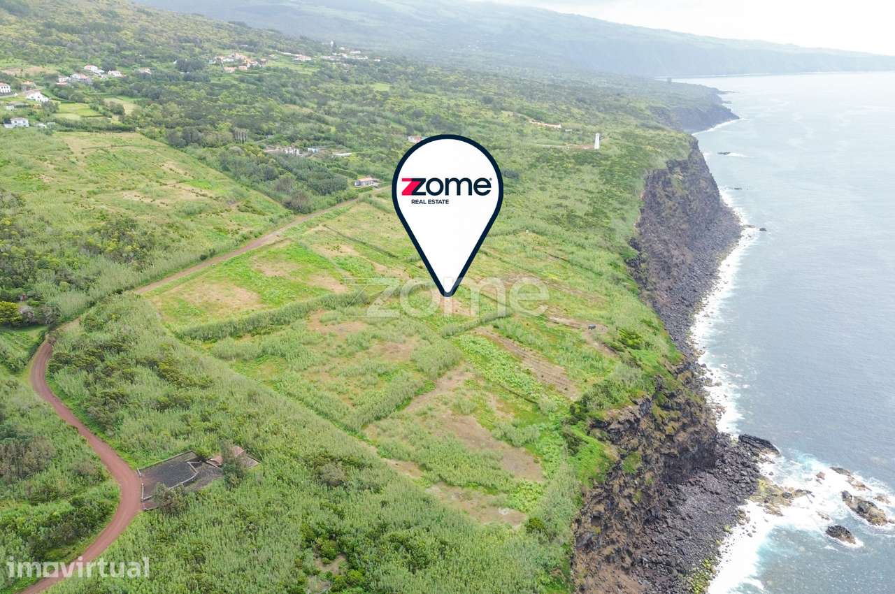 Terreno rústico com área total de 43.560 m², no Capelo - Grande imagem: 2/9