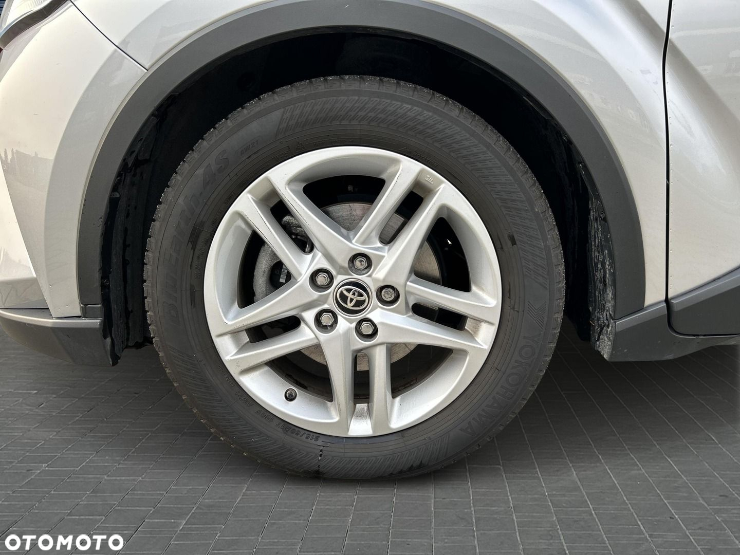 Toyota C-HR - 9