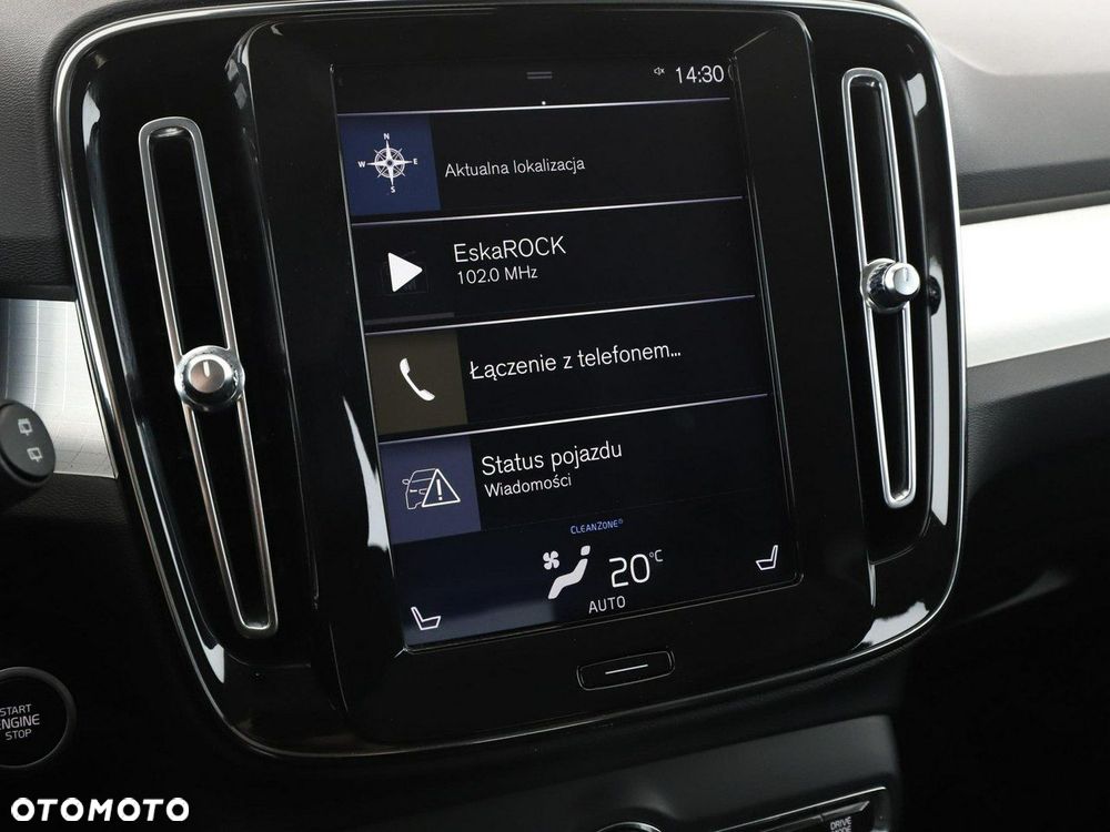 Volvo XC 40 T3 Momentum Pro - 24