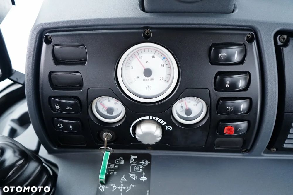 Terex TLB 990 /  KOPARKO-ŁADOWARKA / KOMPLET ŁYŻEK /  3 300  MTH / - 34