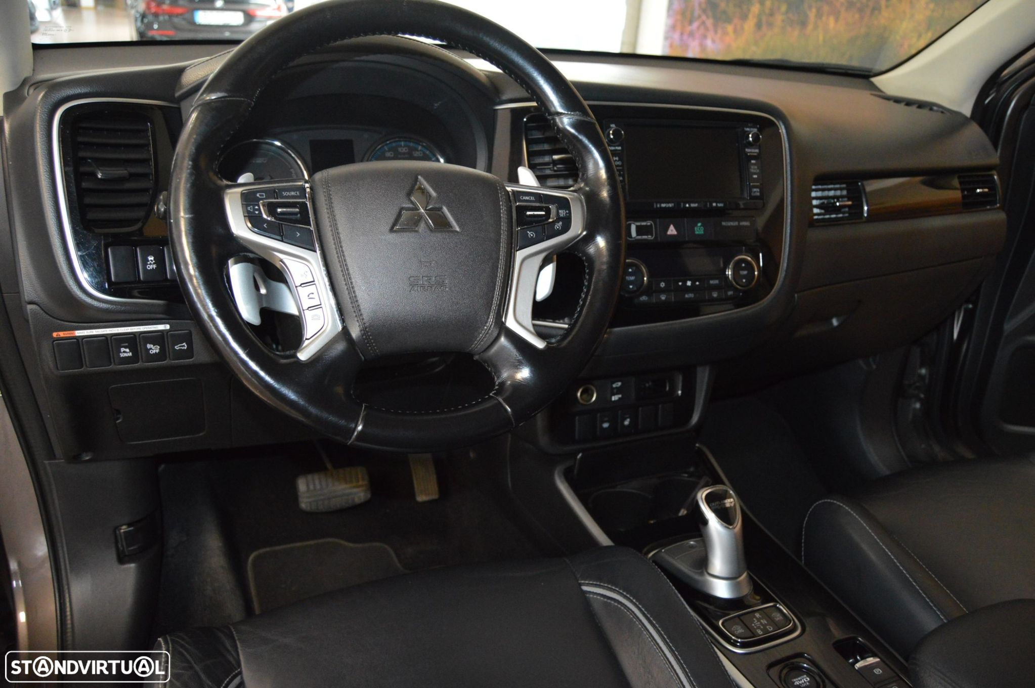 Mitsubishi Outlander 2.0 PHEV Instyle Navi - 37