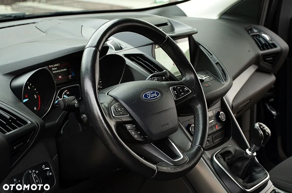 Ford Kuga 2.0 TDCi FWD Titanium Plus - 37
