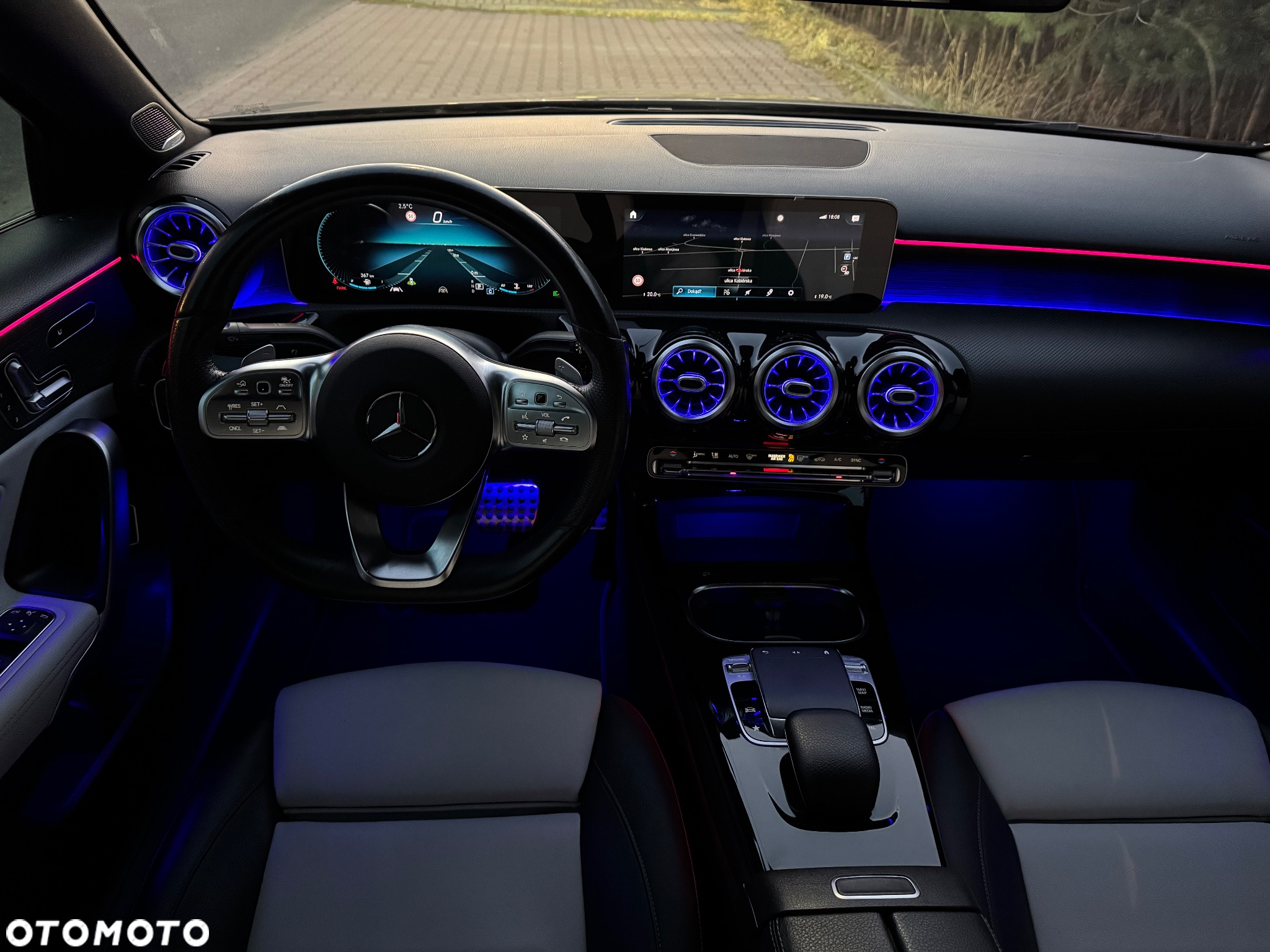 Mercedes-Benz Klasa A 220 AMG Line 7G-DCT - 27