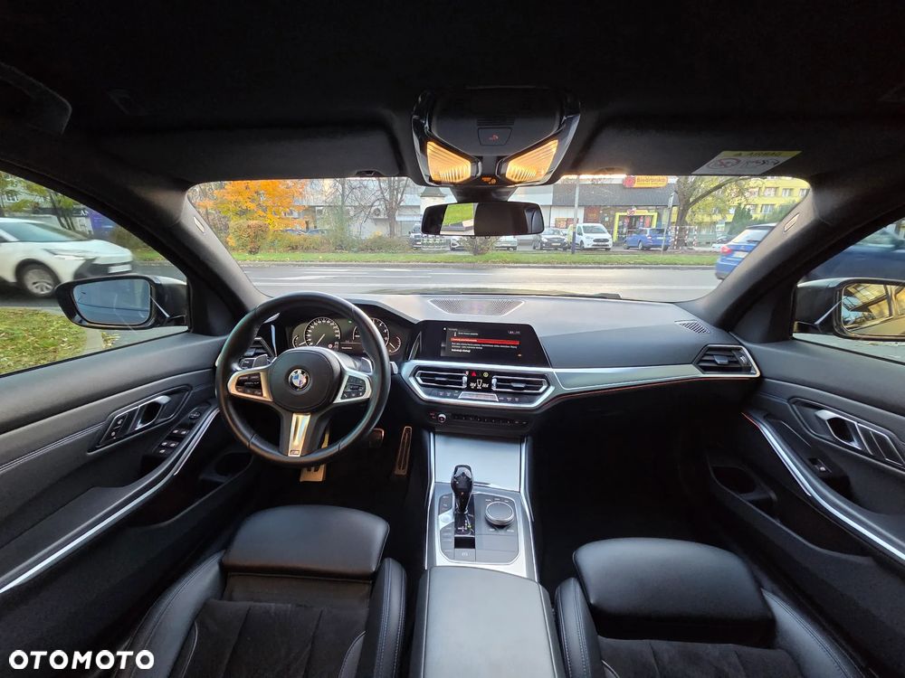 BMW Seria 3 320i xDrive M Sport sport - 25