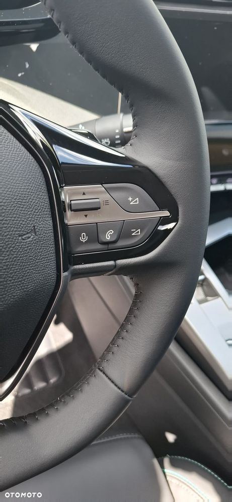 Peugeot 408 - 10