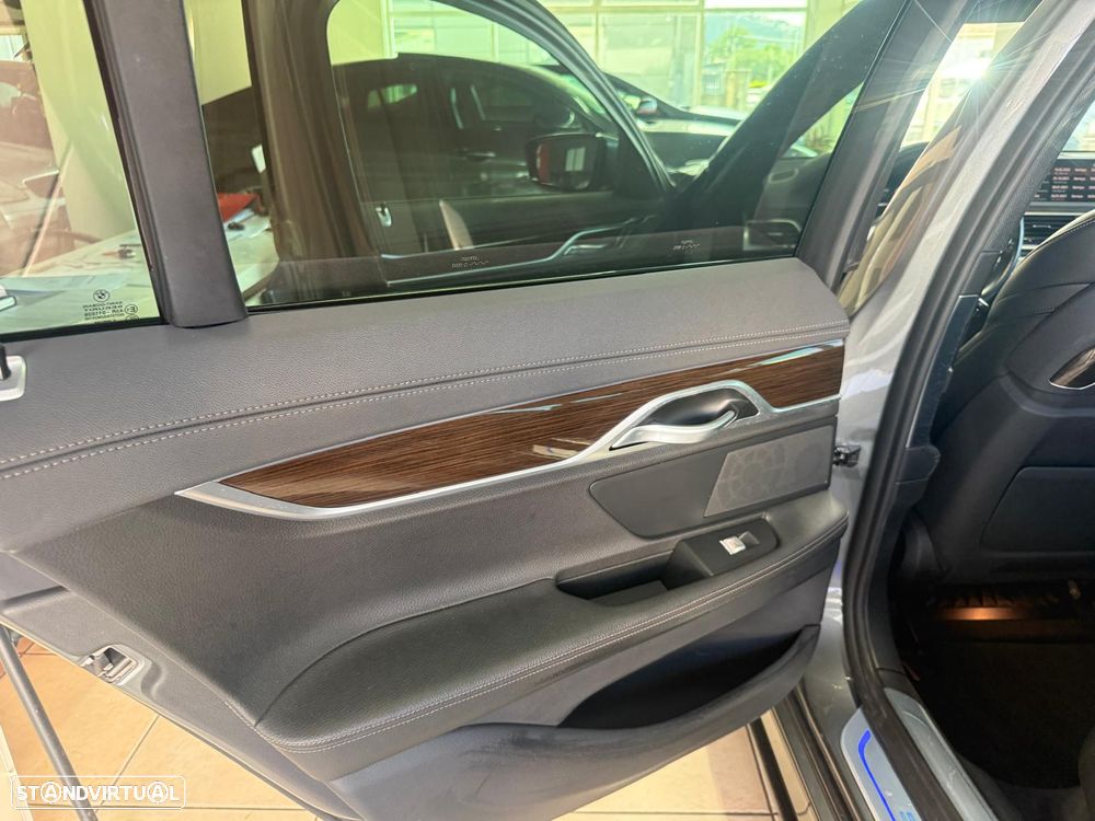 BMW 740 e iPerformance Pack M - 37