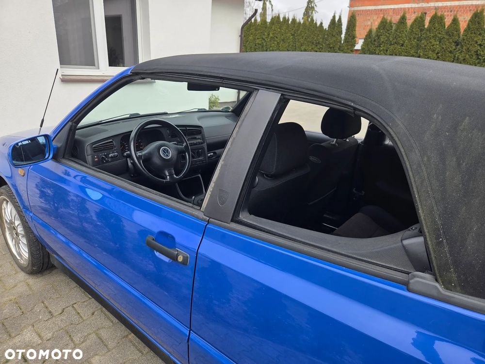 Volkswagen Golf 1.6 - 24