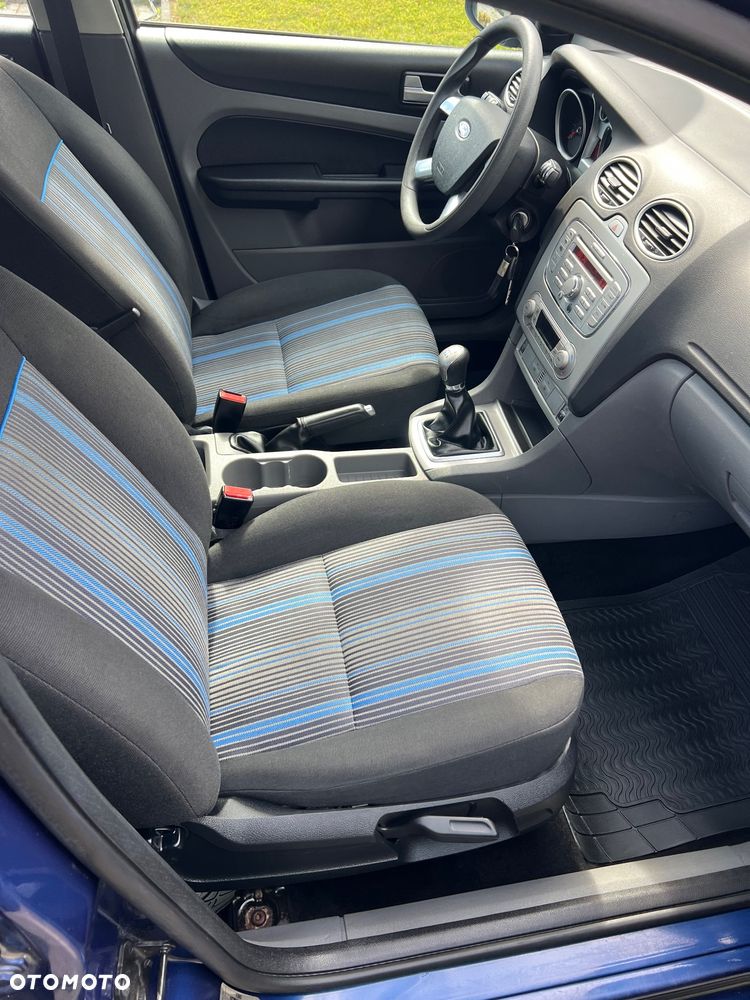 Ford Focus 1.6 16V Style+ - 13