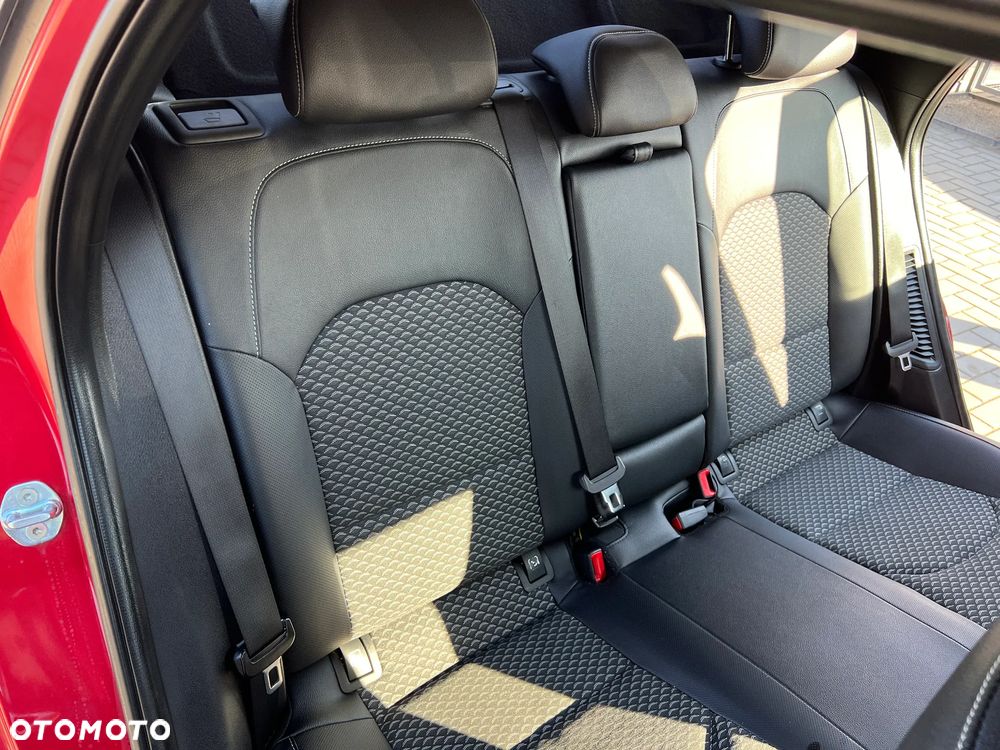 Kia XCeed - 25