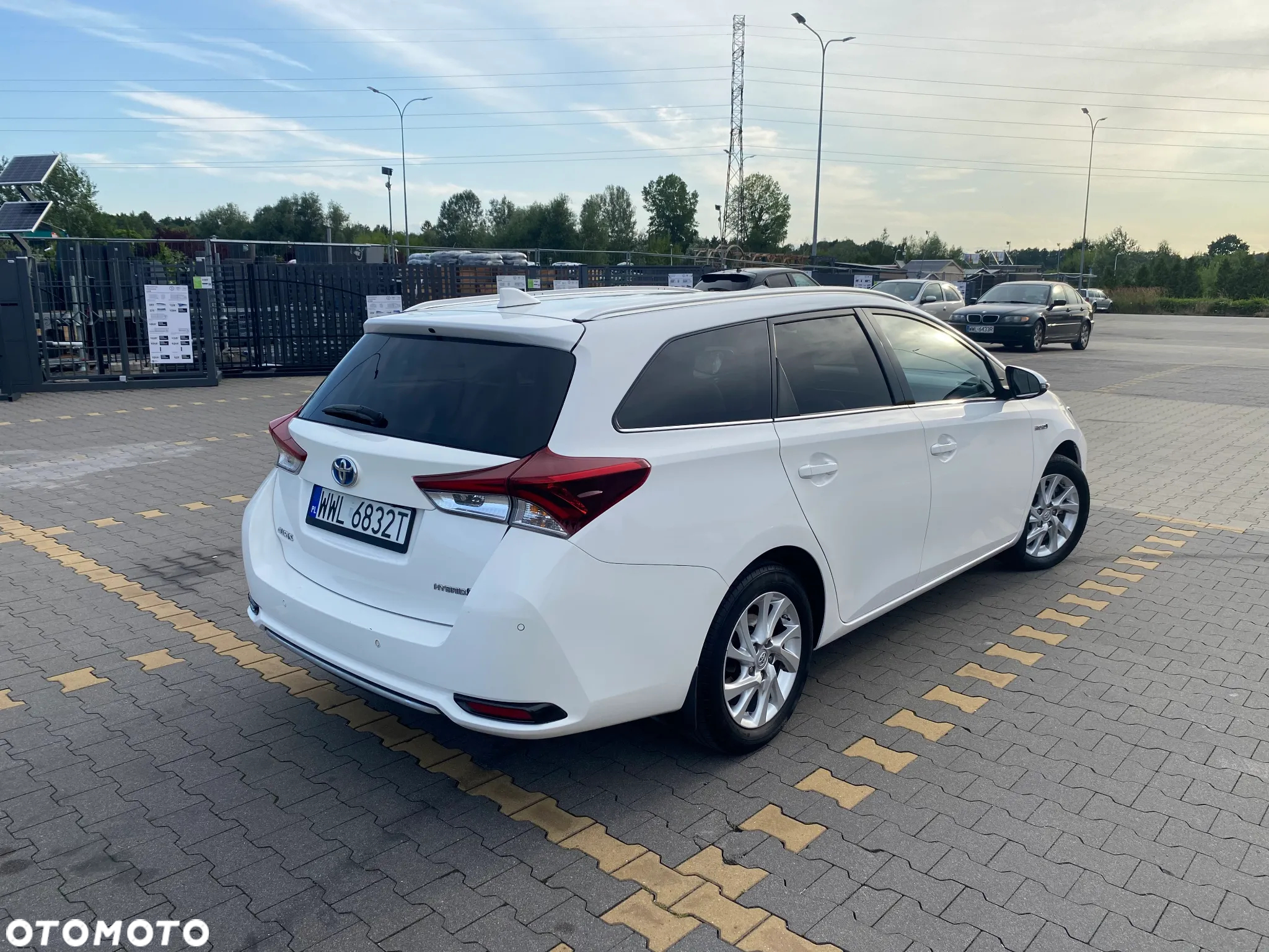 Toyota Auris Hybrid 135 Prestige - 4