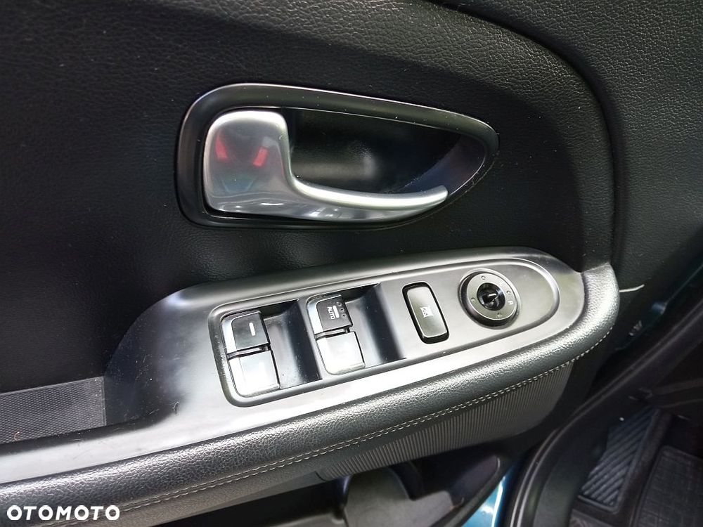 Kia Carens 1.6 GDI M EU6 - 16