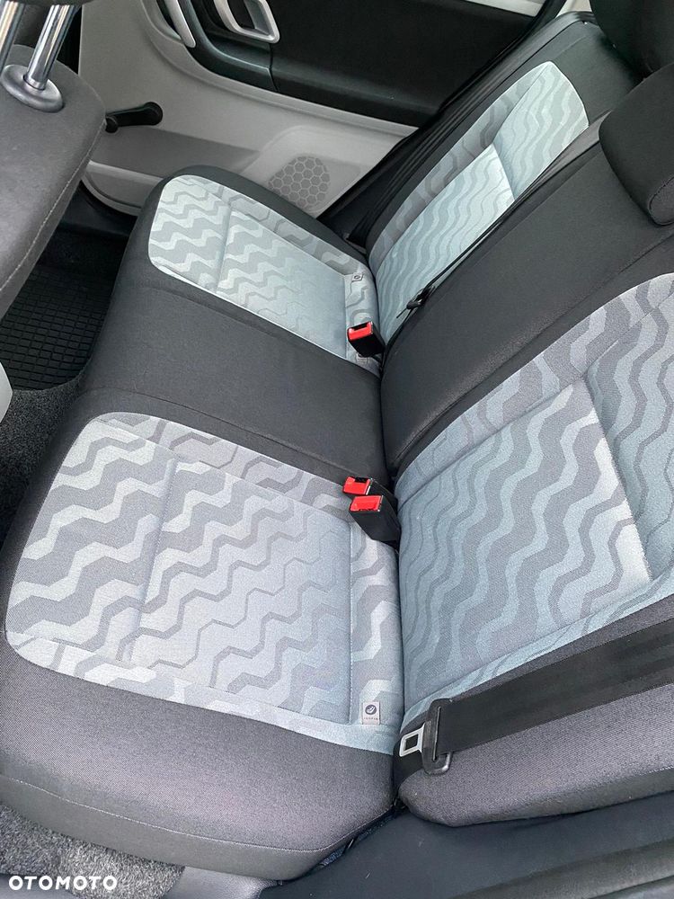 Skoda Fabia 1.2 HTP STYLE Edition - 26