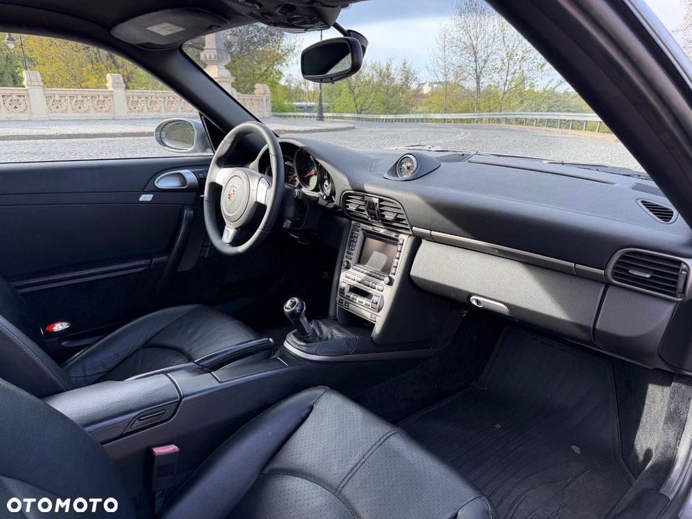 Porsche 911 Carrera - 9