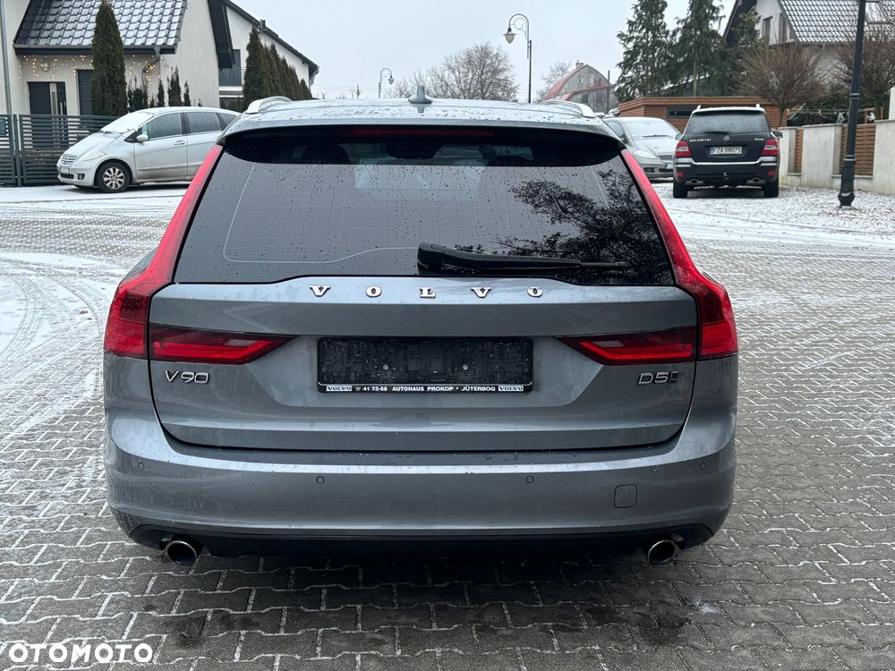 Volvo V90 D5 AWD Geartronic Momentum - 8