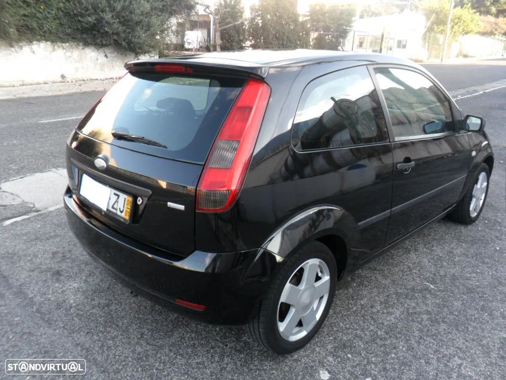 Ford Fiesta 1.4 TDCi Ghia - 10