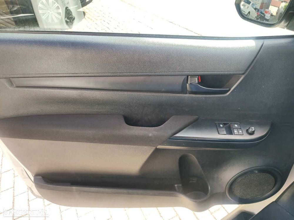 Toyota Hilux - 7