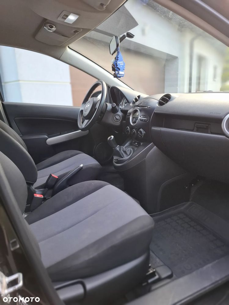 Mazda 2 - 15