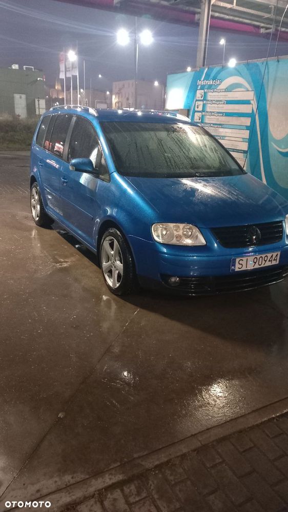 Volkswagen Touran 2.0 TDI Trendline DSG - 1