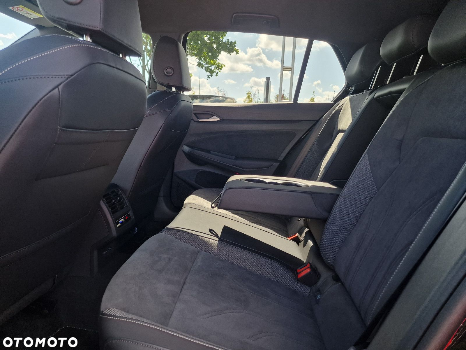Volkswagen Golf - 12
