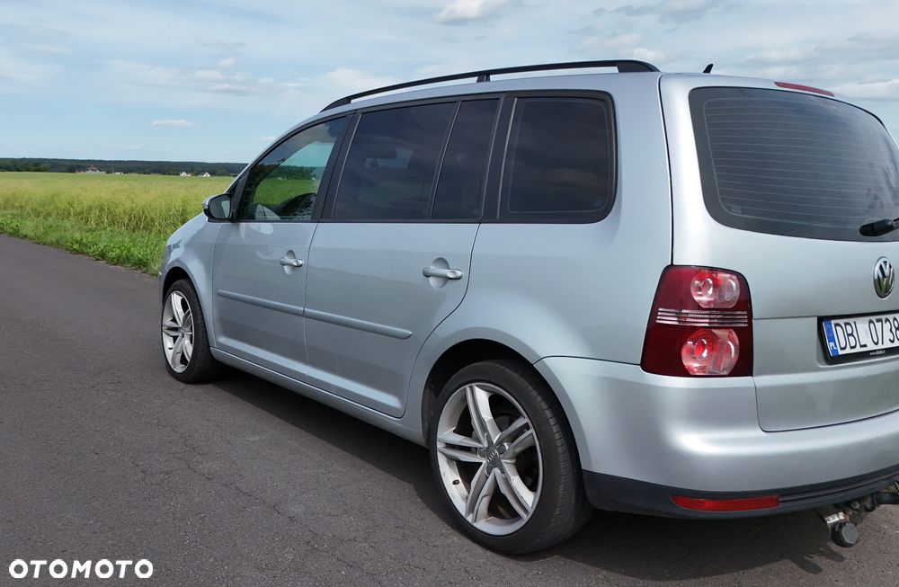 Volkswagen Touran 2.0 TDI DPF Comfortline - 6