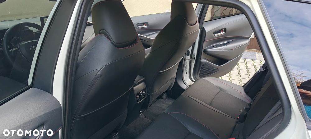 Toyota Corolla 1.8 Hybrid GR Sport - 11