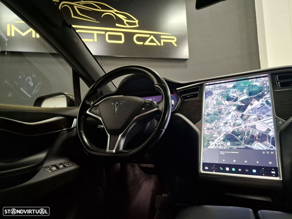 Tesla Model X 90D - 44