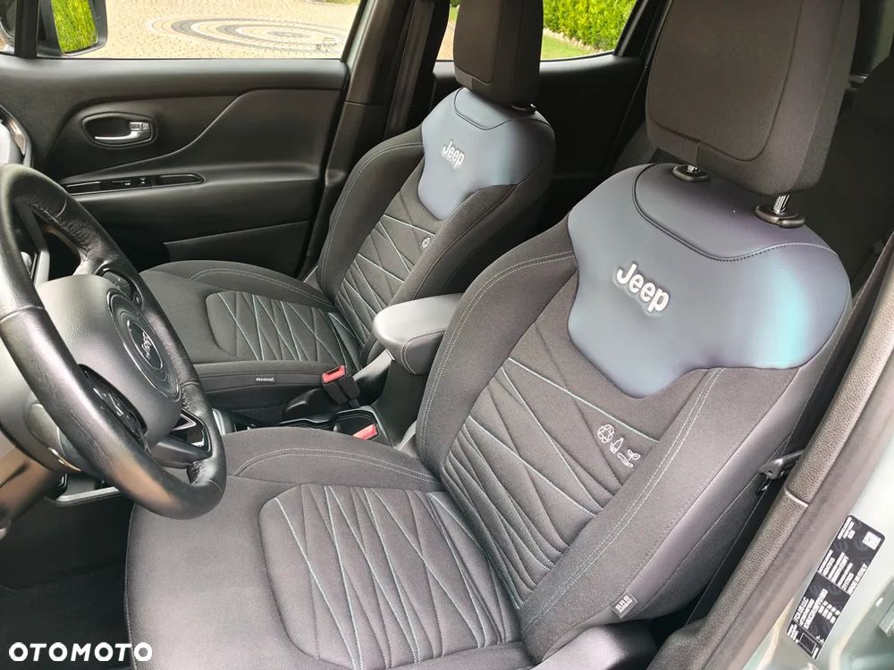 Jeep Renegade 1.5 T4 mHEV Upland FWD S&S DCT - 11