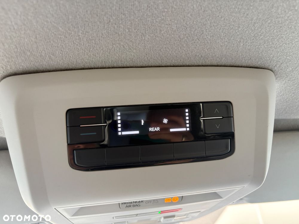 Volkswagen Transporter T6.1 - 24