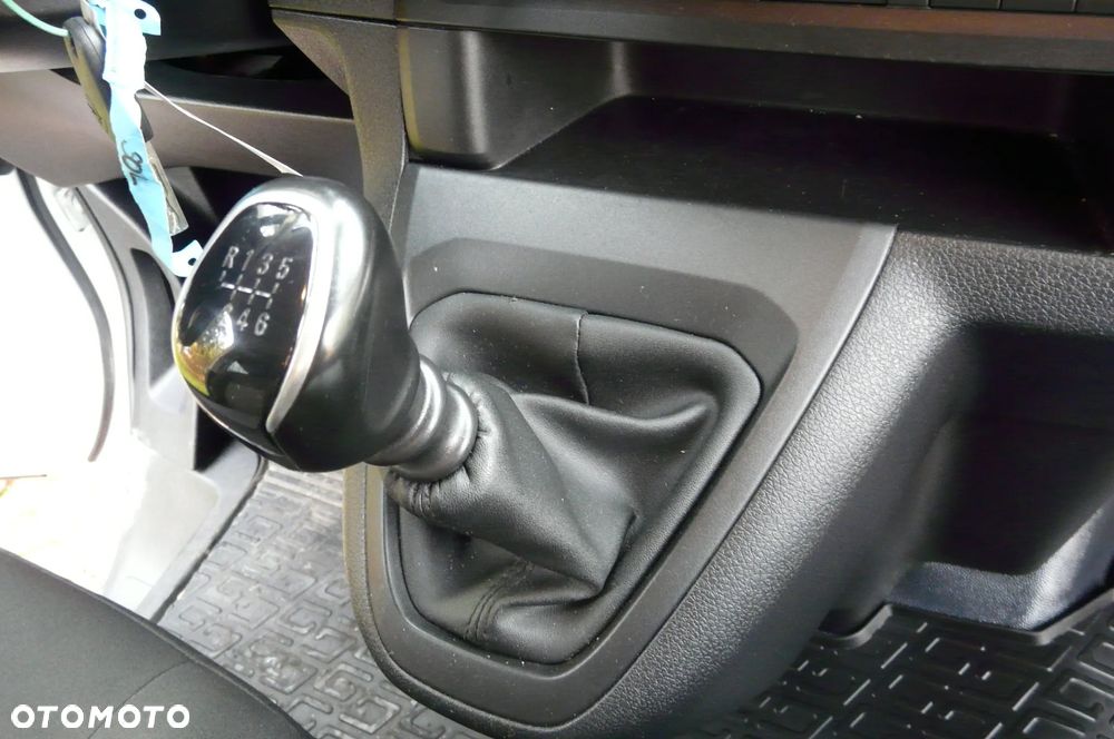 Opel Vivaro BRYGADÓWKA - 30