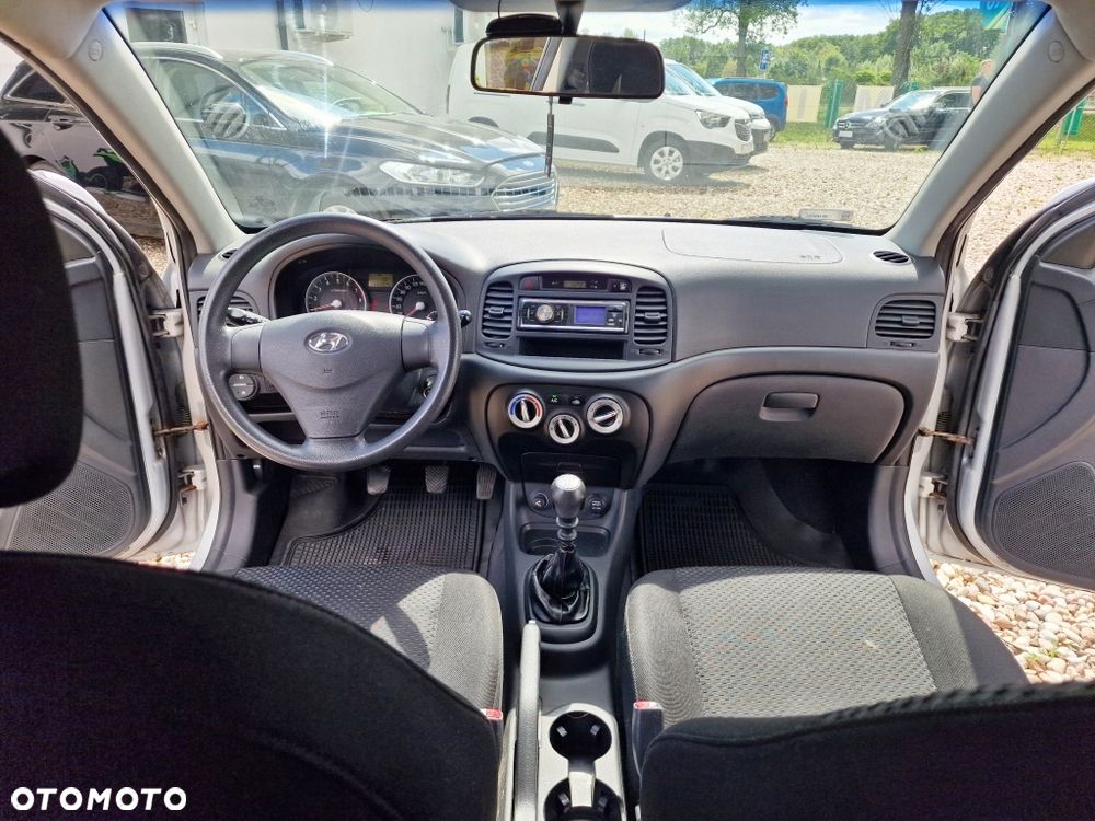 Hyundai Accent 1.6 Style A/C - 9