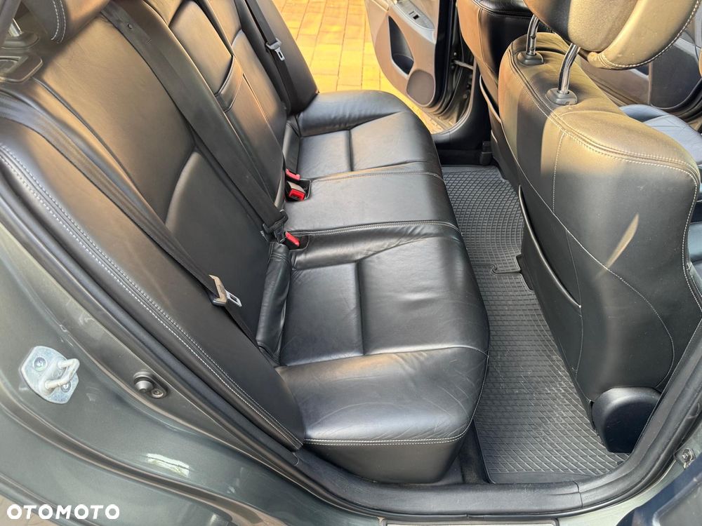 Toyota Avensis 2.2 D-4D Sol Plus Platinium - 18