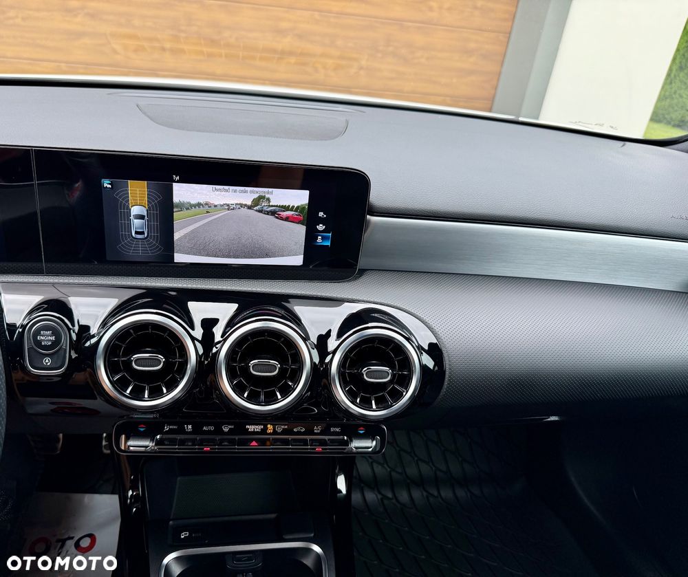 Mercedes-Benz Klasa A 200 d AMG Line - 24