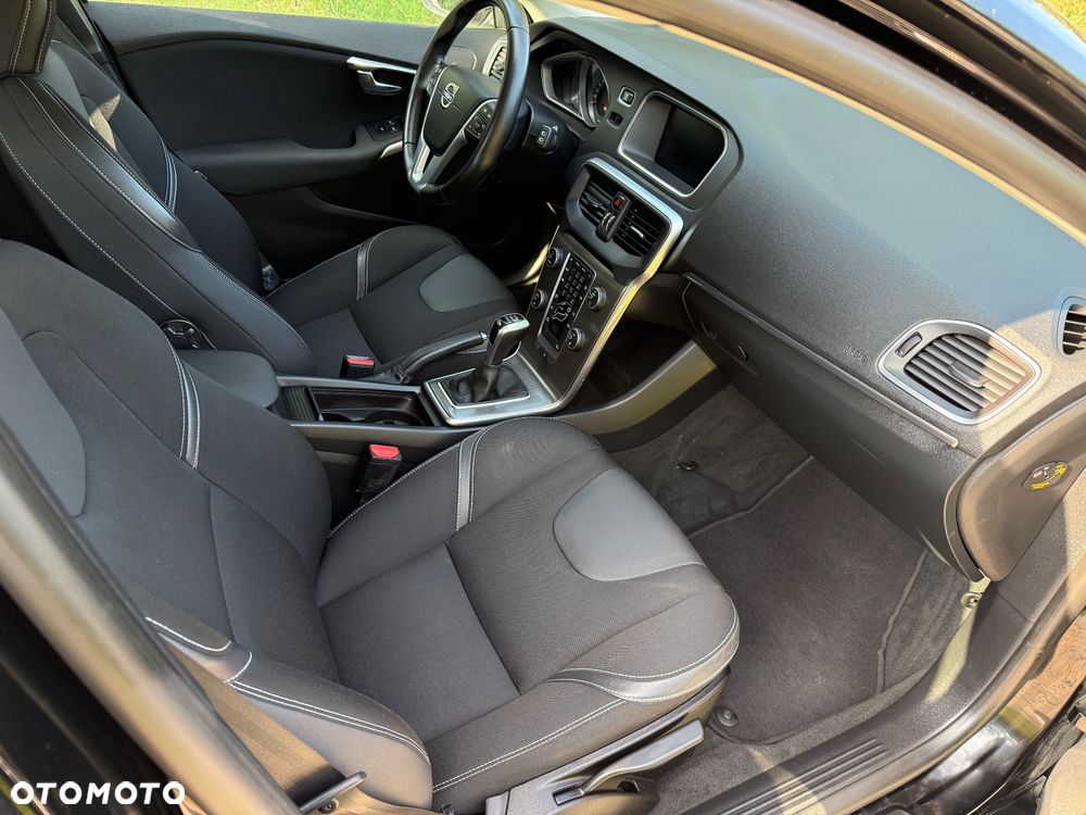Volvo V40 D2 Momentum - 12