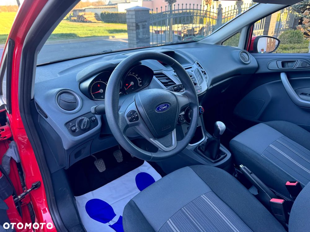 Ford Fiesta 1.25 Celebration - 16