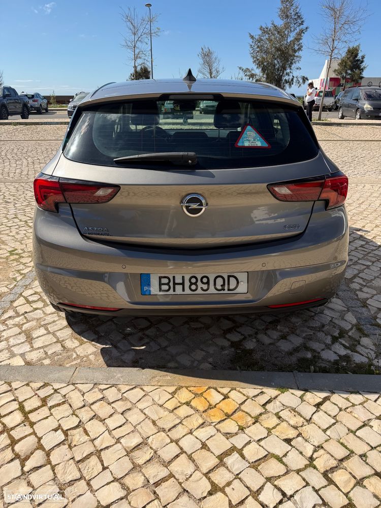 Opel Astra 1.6 CDTI Executive S/S J18 - 8