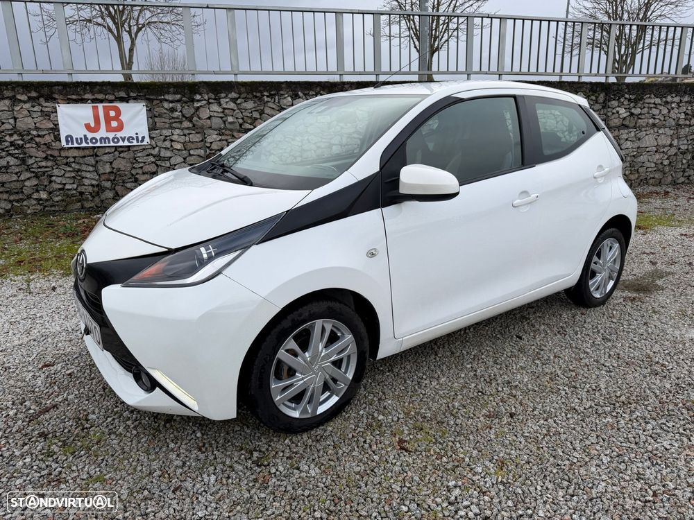 Toyota Aygo 1.0 X-Play+AC+X-Touch - 1