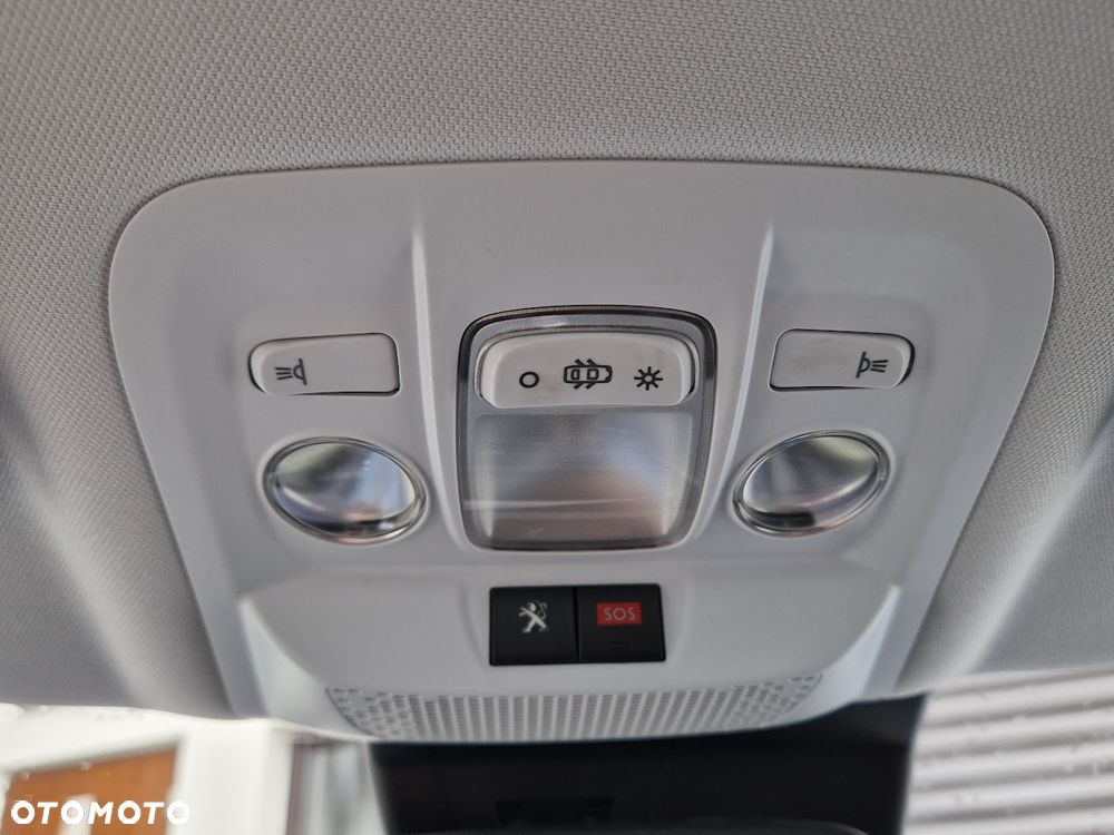 Peugeot 2008 PureTech 130 GPF Stop&Start Allure - 16