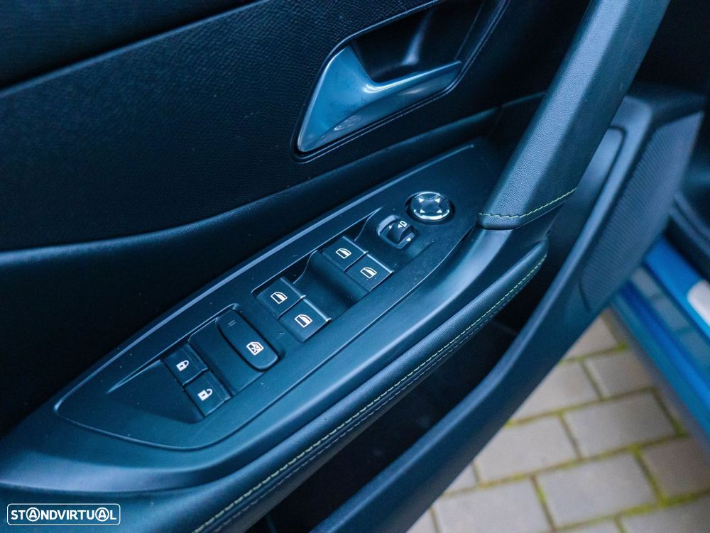 Peugeot 408 1.2 PureTech GT EAT8 - 14