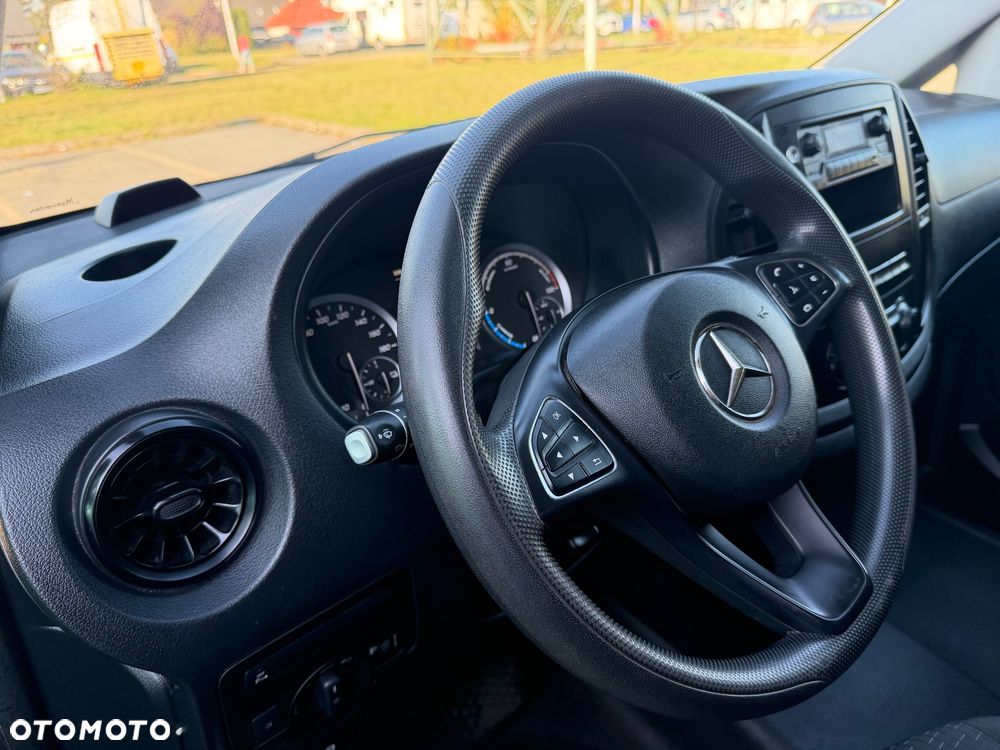Mercedes-Benz evito - 21